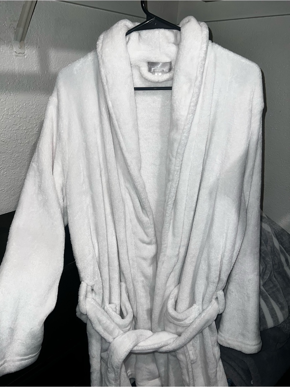 Plush Shawl-Collar Robe for Women in White